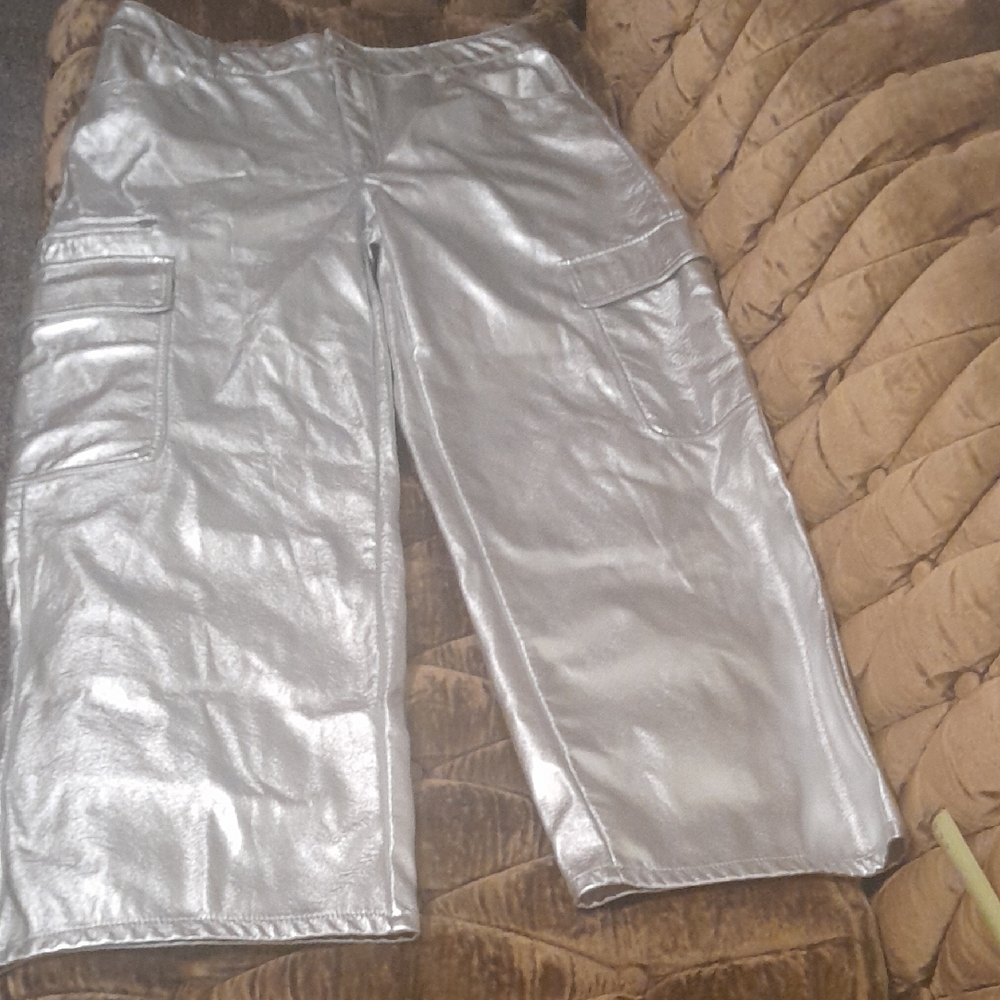 No Boundaries Shiny Silver Cargo Capris